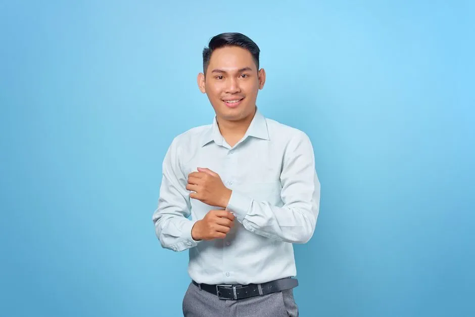 Hình ảnh thời trang nam đẹp với sơ mi trắng công sở